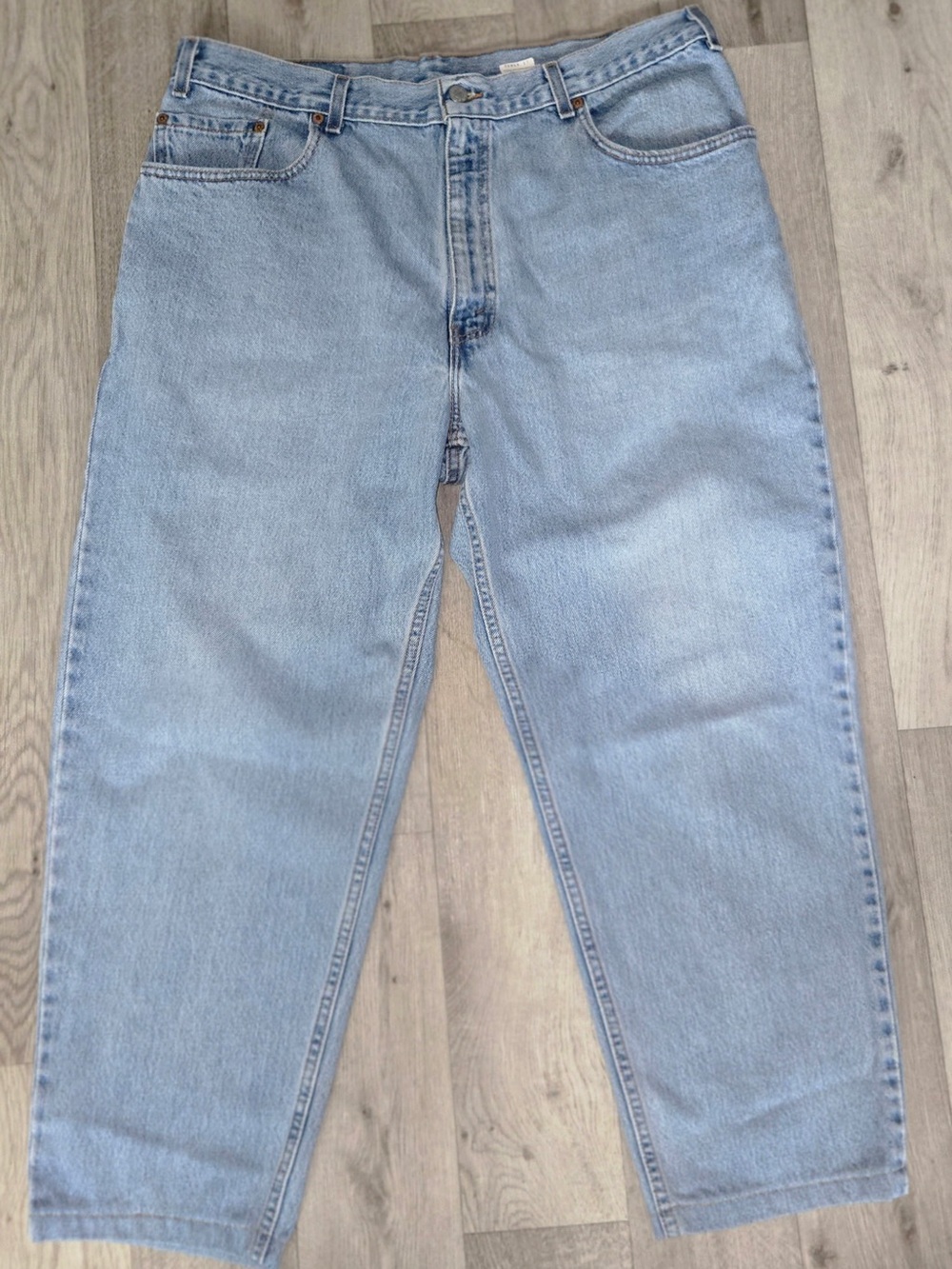 Vintage Levi’s 560 Loose Fit Blue Jean Men’s 36x27 Light Wash